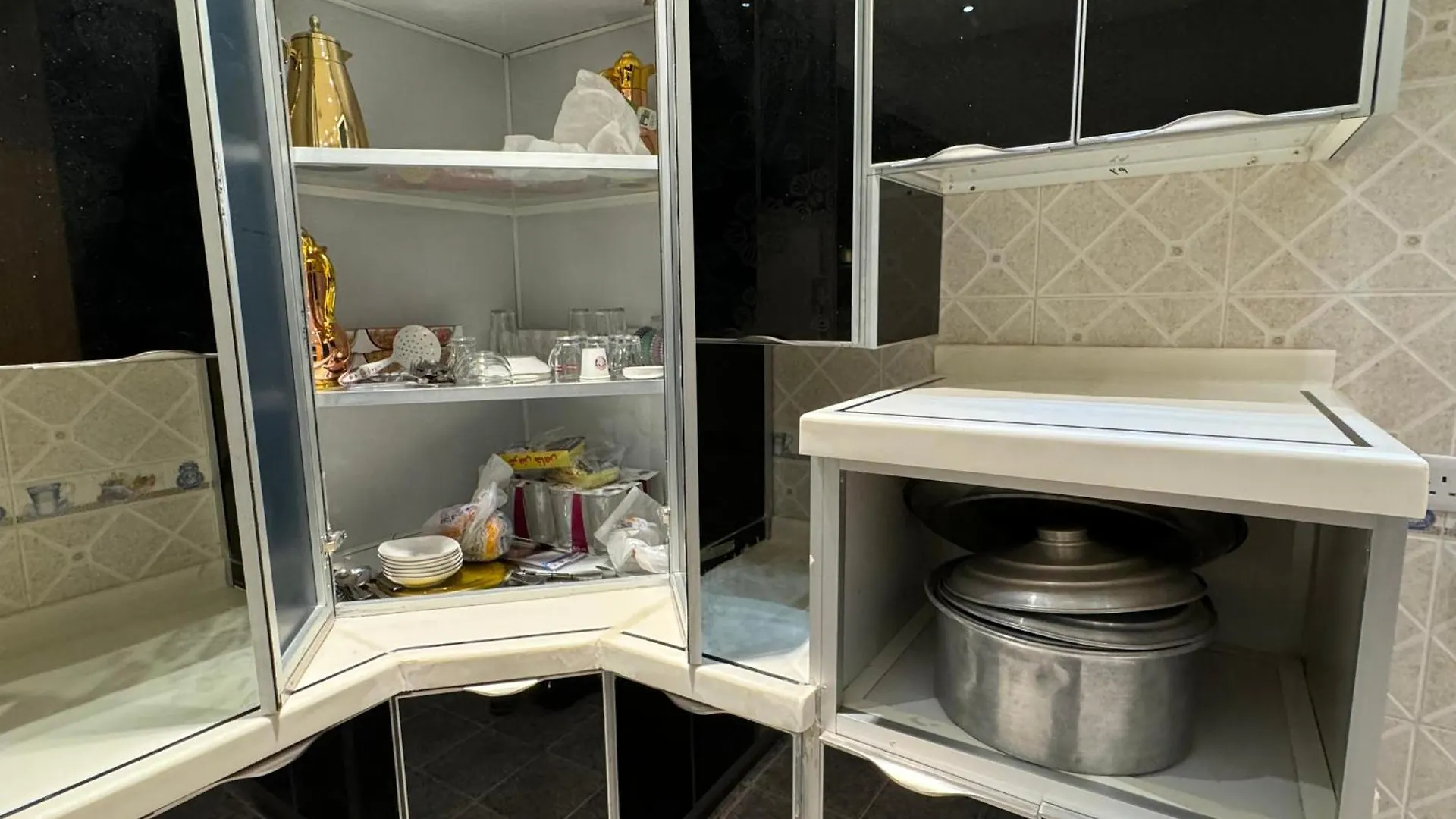 شقة ارضية مدخل خاص ٤ غرف نوم النرجس ١ Riyadh Lägenhet